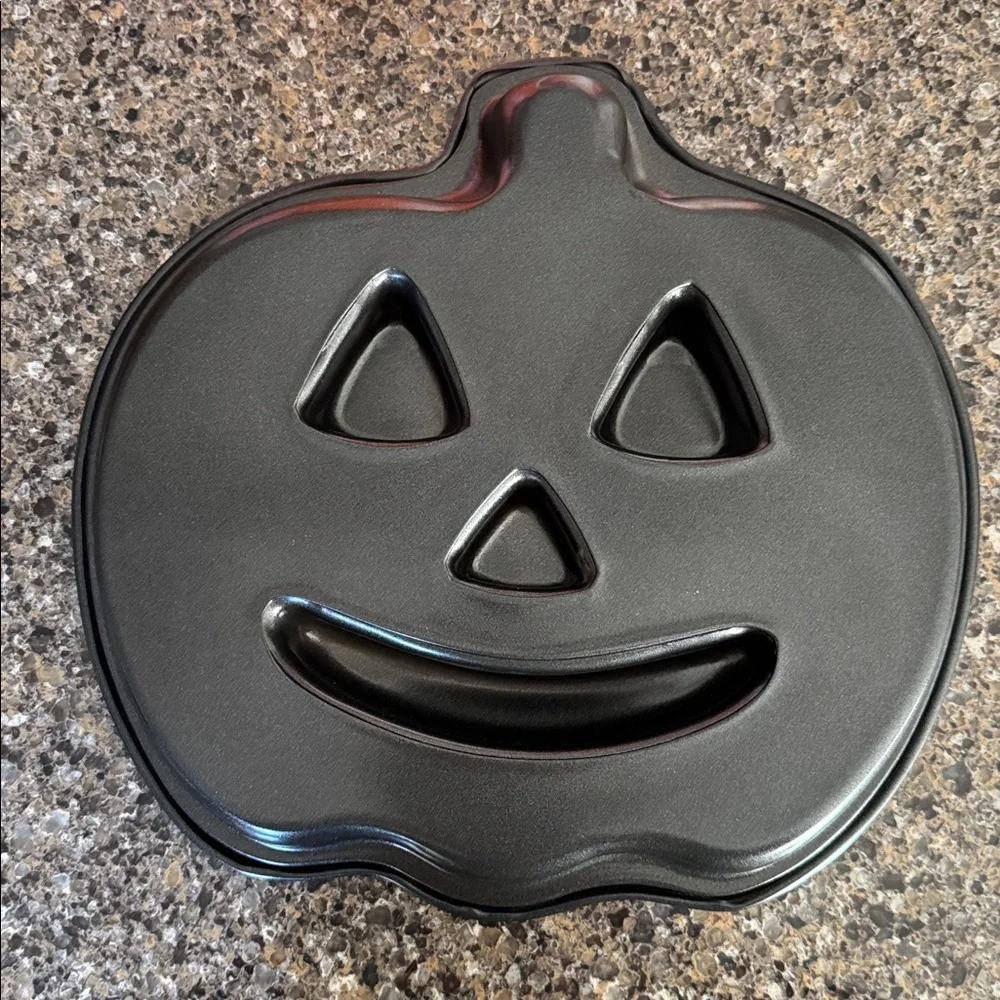 NEW Crafty Cooking Kits Jack-O'-Lantern Cake Pan